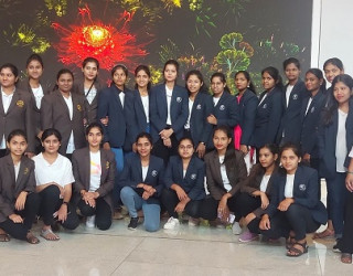 Student visit fashion designing course NMACC, Mumbai